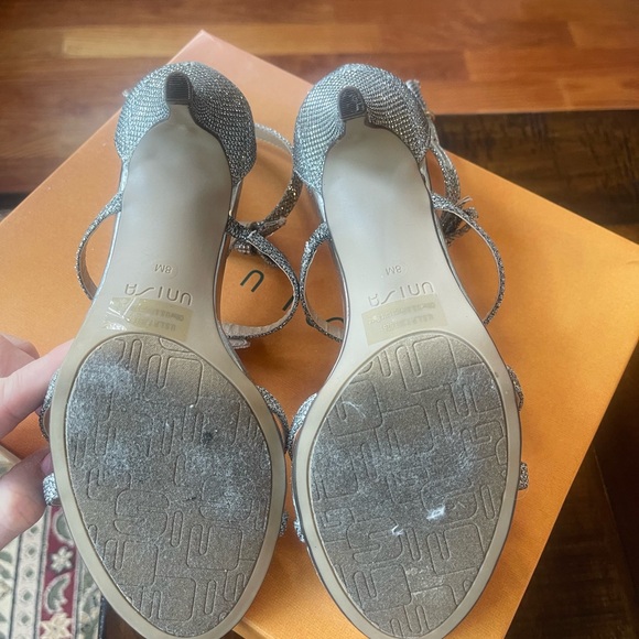 Unisa Silver Fabric heels, Sz 8 M - Picture 4 of 7